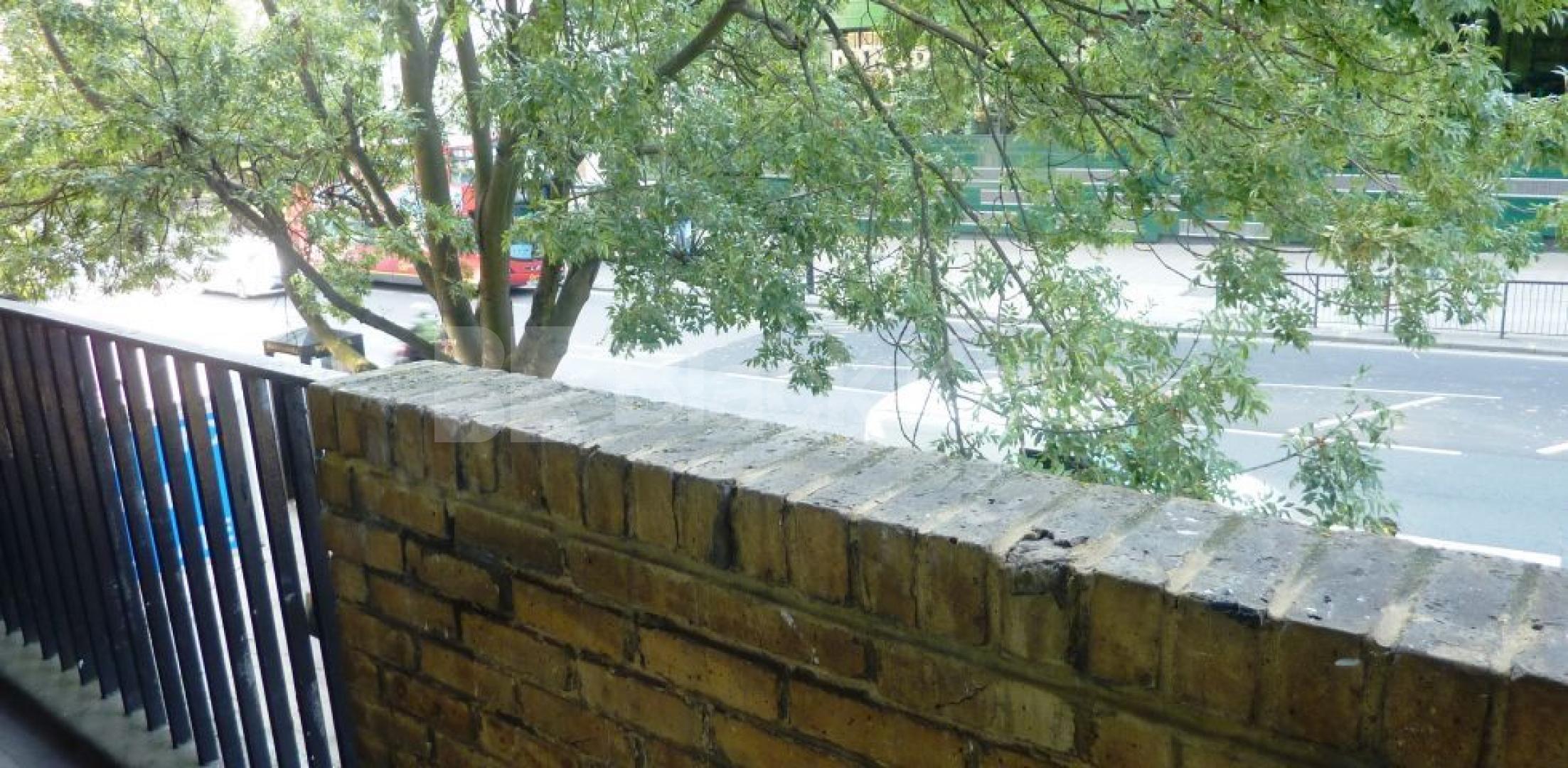 			LARGE 3/4 BED MINUTES TO BAYSWATER! , 3 Bedroom, 1 bath, 1 reception Flat			 Harrow Road , ROYAL OAK / LITTLE VENICE